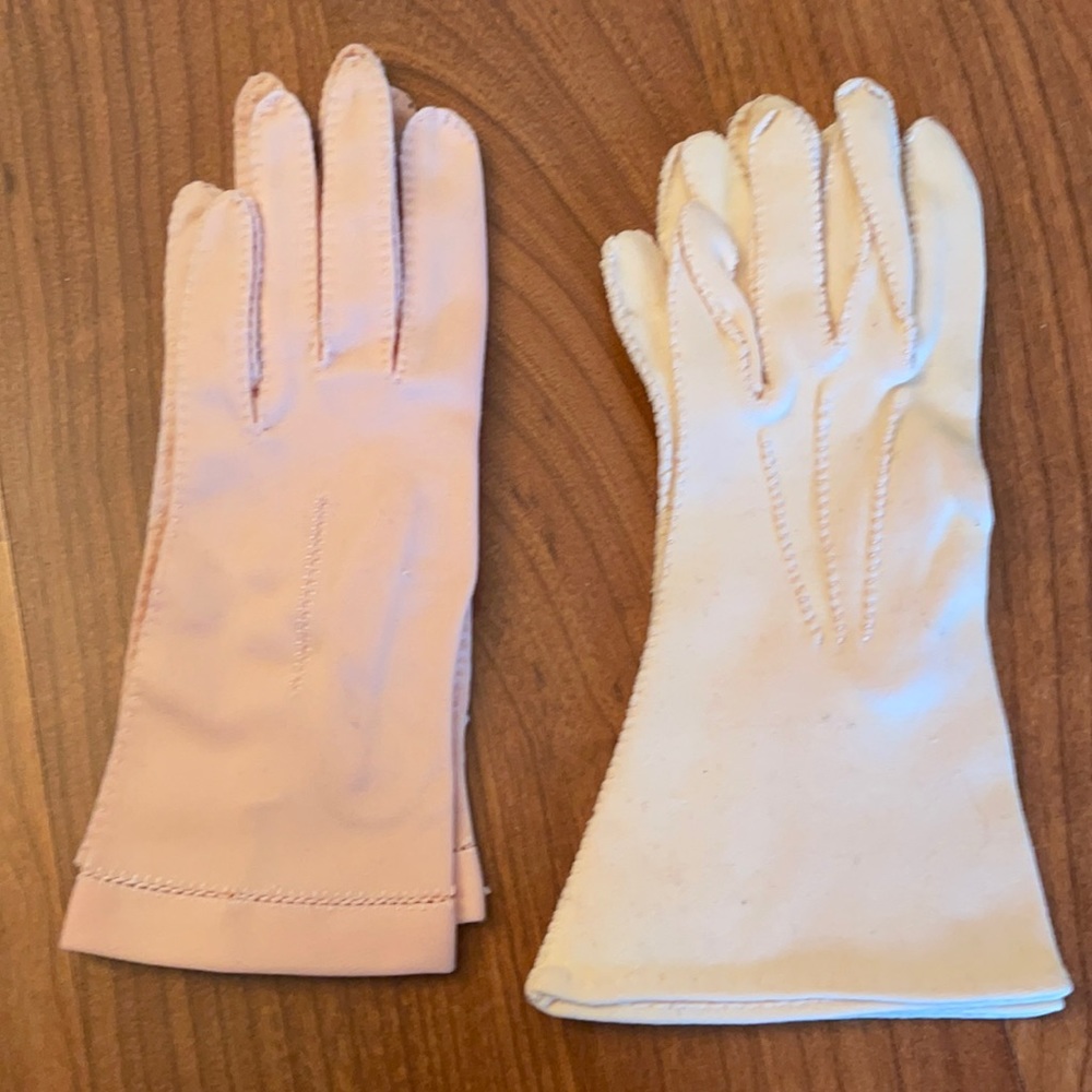 Vintage ladies cloth gloves from the 40’s and 50’s.